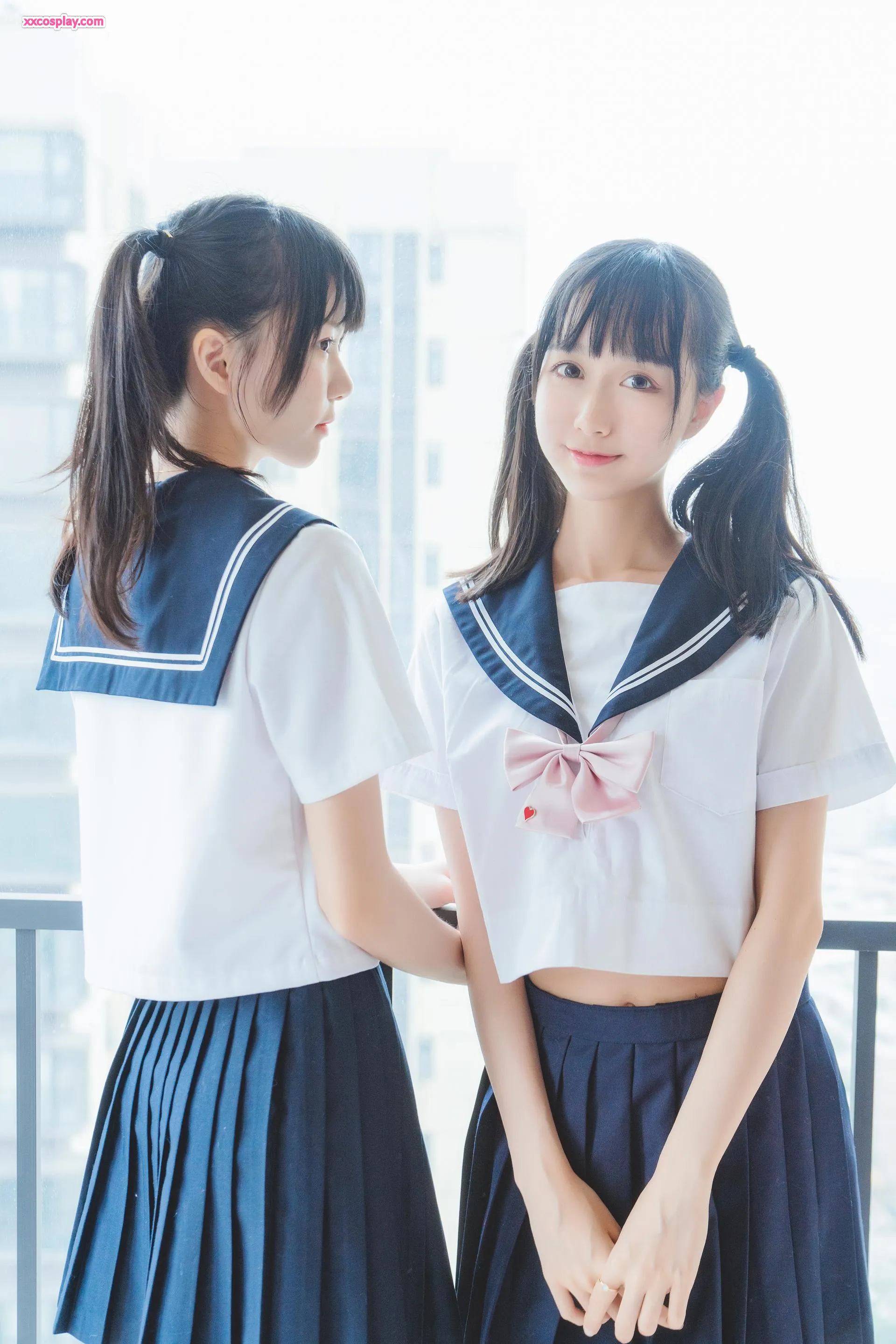 Mumianmian OwO & Yingtao Miao - SHE: Cặp Song Sinh Áo Đồng Phục