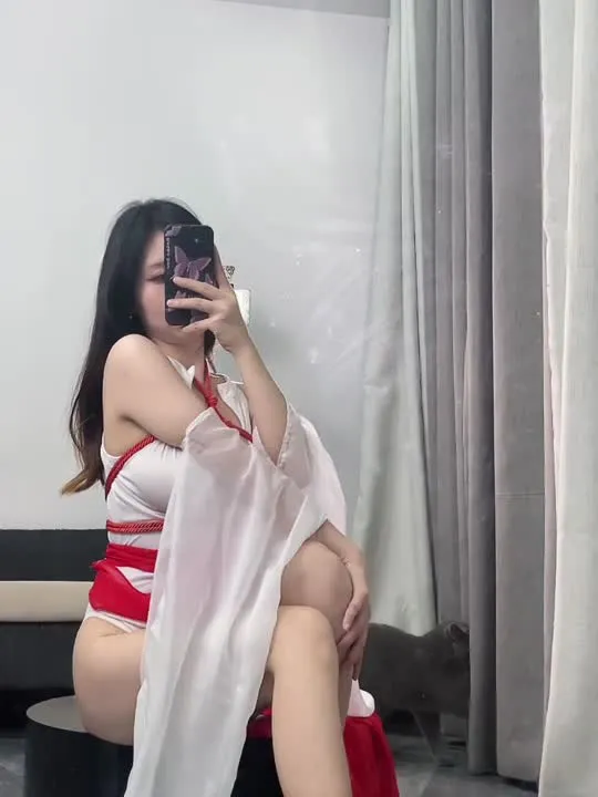 末夜787 cosplay album Moye 787: Seductive Shrine Maiden - Video 59