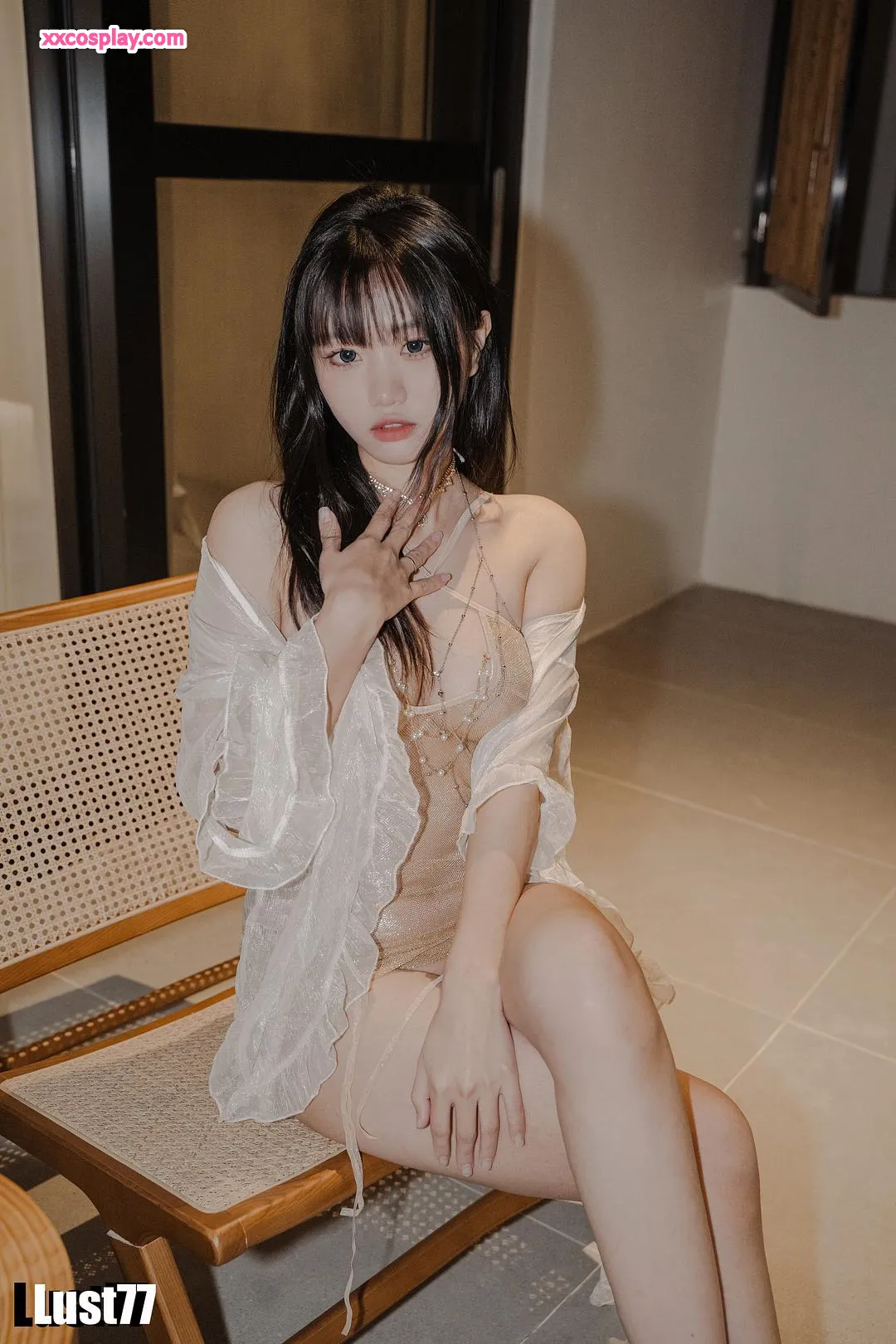 Qiqi Yao Guai Oh – 금빛 글래머
