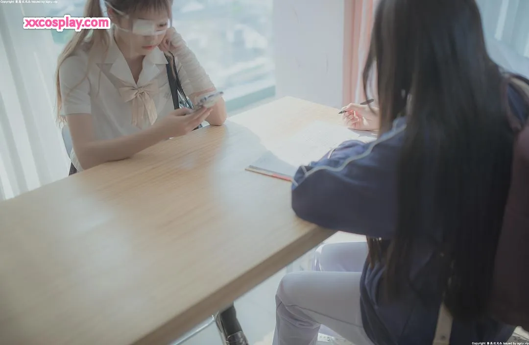 柚木yuzukiの可愛い女子校生＆体育着グラビア