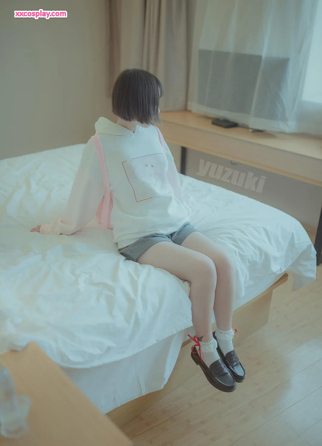 ยูซึกิ: JK หลังเลิกเรียน เล่นกับแมวสาว