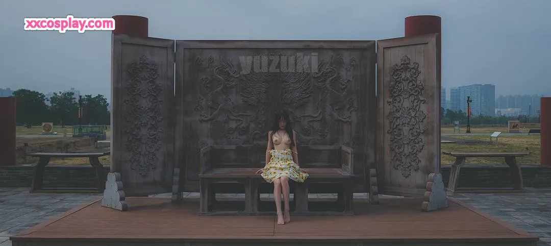 Yuzuki : Nus sensuels en forêt