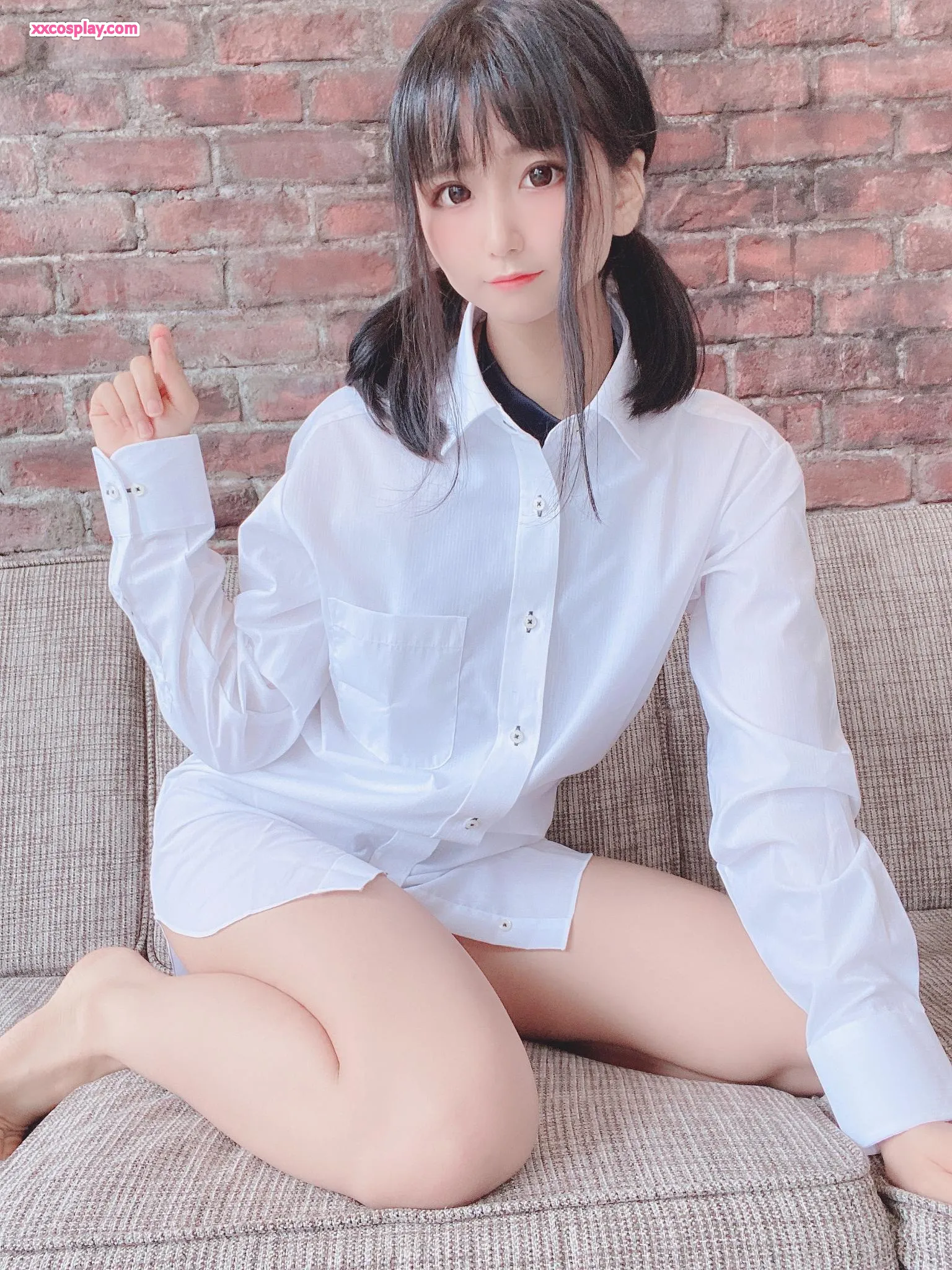 Yanagimaru : Chemise Oversize vers High-Leg Séduisant
