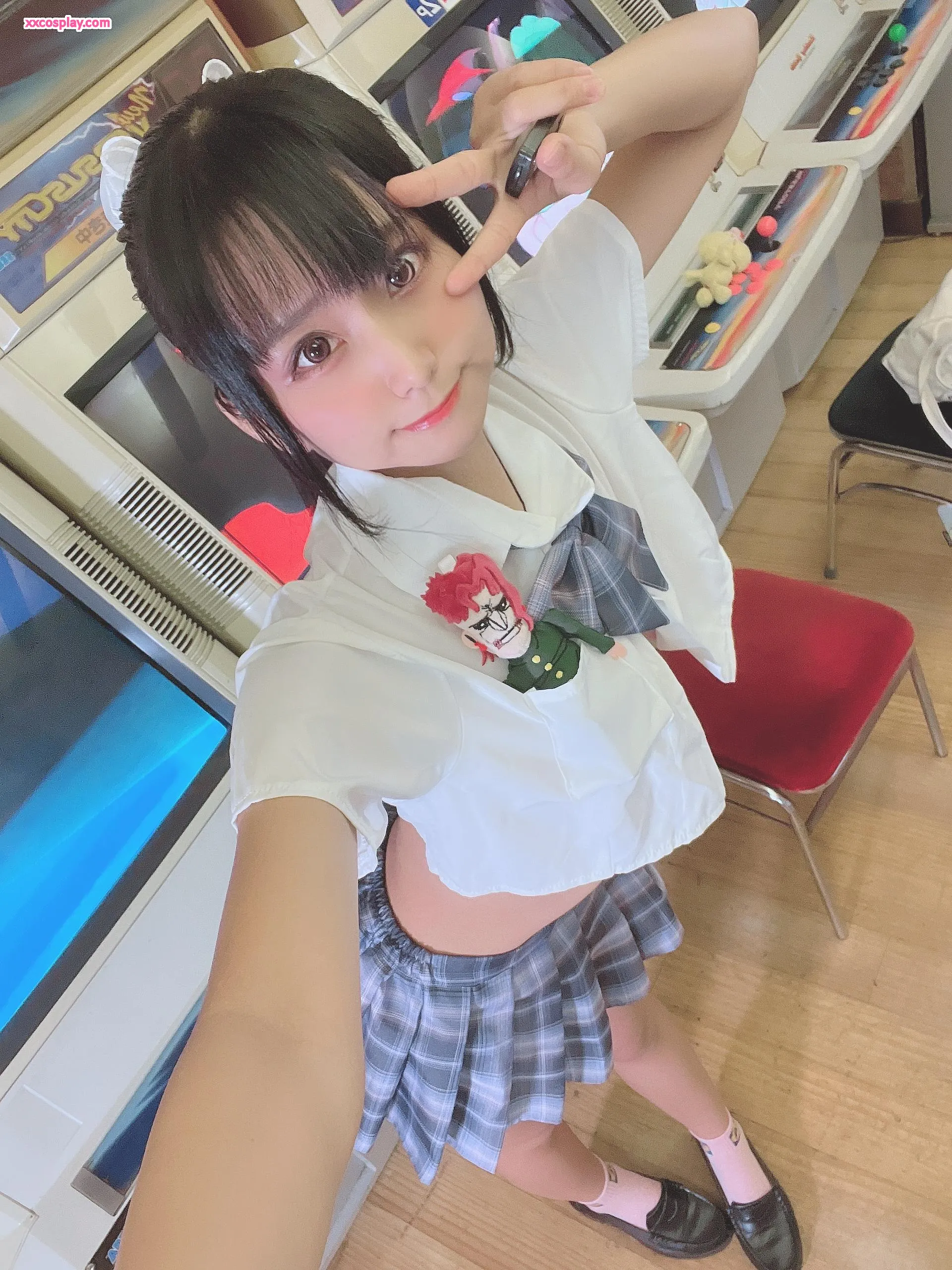 柳丸短裙制服现身游戏厅🎮