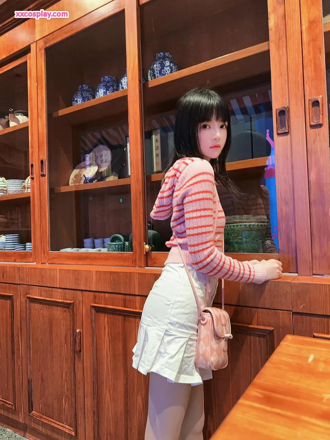 잉타오묘의 줄무늬 스웨터