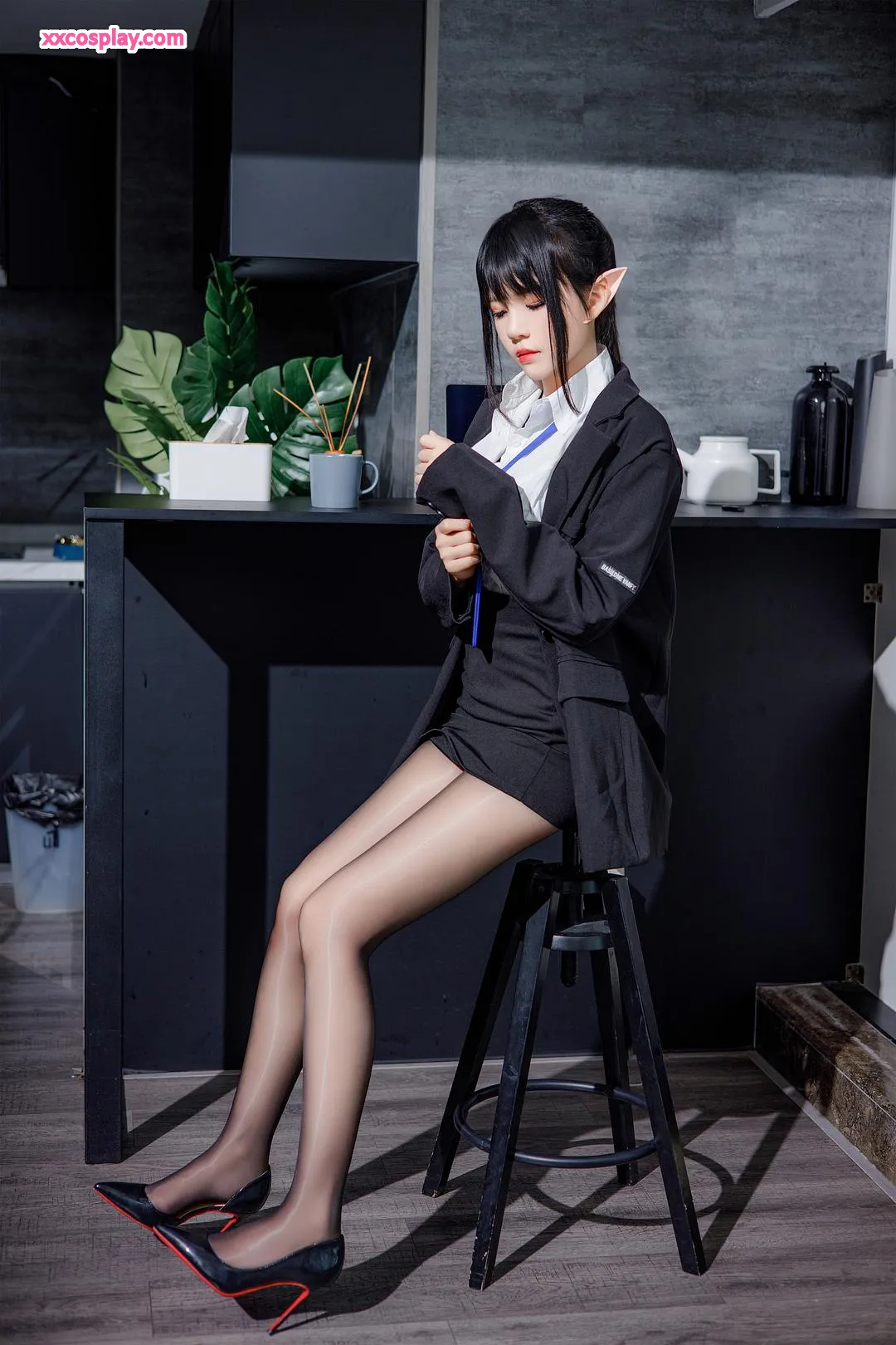사쿠라모모묘: 도시 속 엘프 OL