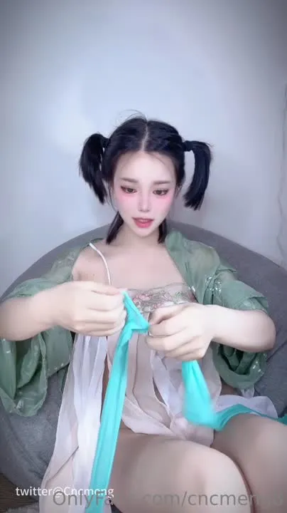 欲梦 cosplay album Yumeng Stoking Paha Hijau - Video 2