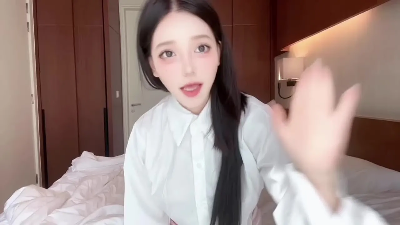 Yu Meng: Gravure Eksklusif untuk Penggemar Pria