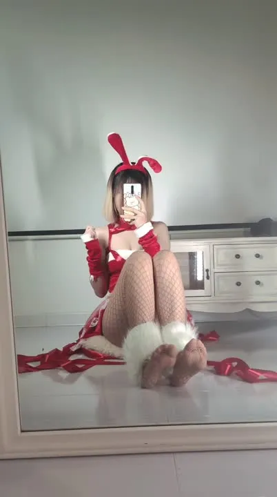 洛桑w伊梓 cosplay album Luosang Yizi Santa Bunny Menggoda - Video 25
