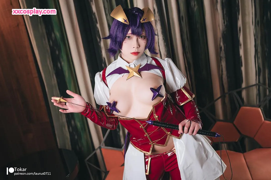 Tokar ในบท Hiiragi Utena: คอสเพลย์ยางเงาเย้ายวน