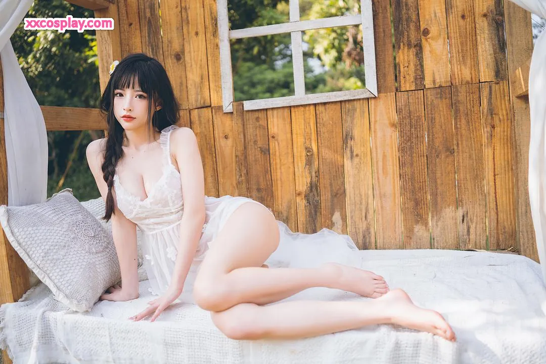Yuno Shimizu : Jupe en Dentelle Pastorale