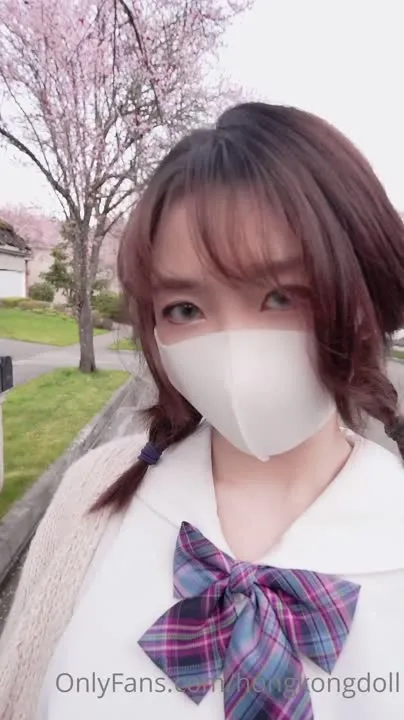 Photobook Gravure Vidéo HongKongDoll