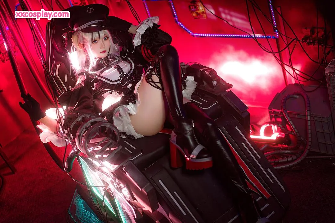 Guaxi Jiang como Elbe - Cosplay Azur Lane