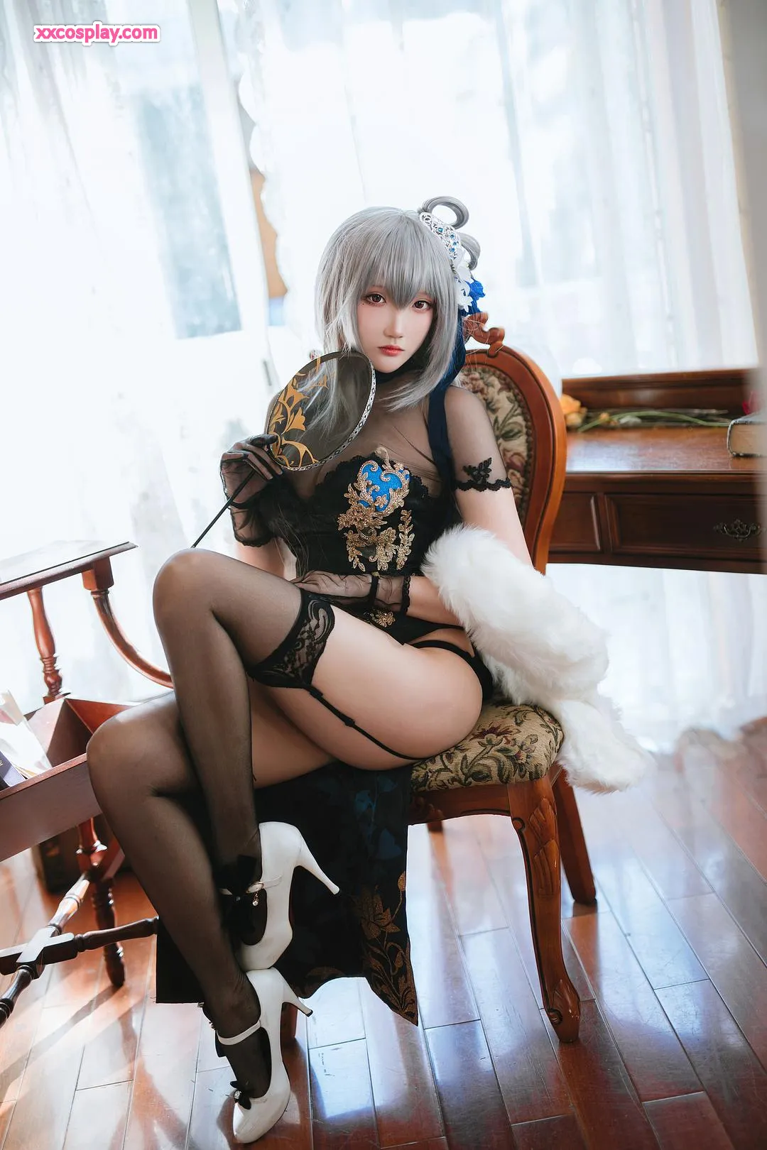 Guaxi Jiang bilang Louis IX sa Seksehong Qipao - Azur Lane Cosplay