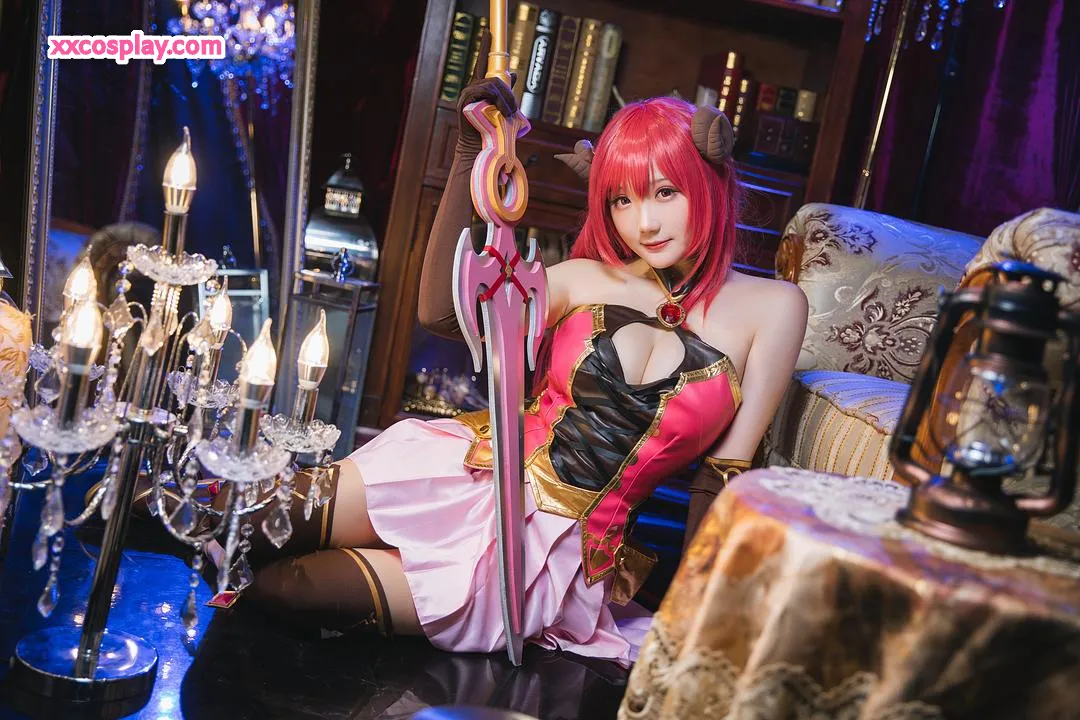 Gua Xi Jiang bilang Hasekura Io mula sa Princess Connect