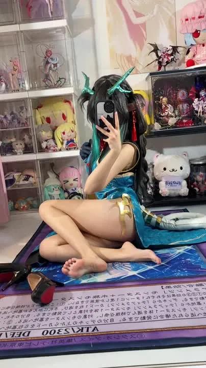 白栎Shirly cosplay album Shirly's Seductive Dragon Cheongsam - Video 70