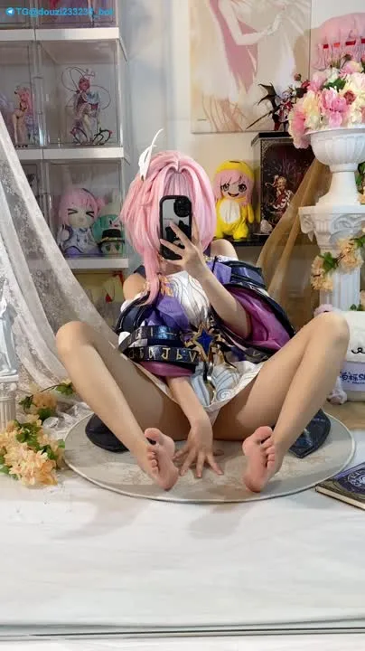 白栎Shirly cosplay album Shirly as Black Swan - Honkai: Star Rail Cosplay - Video 133