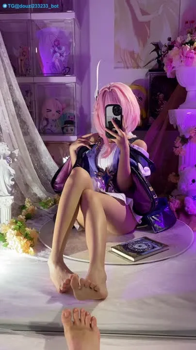 白栎Shirly cosplay album Shirly as Black Swan - Honkai: Star Rail Cosplay - Video 137