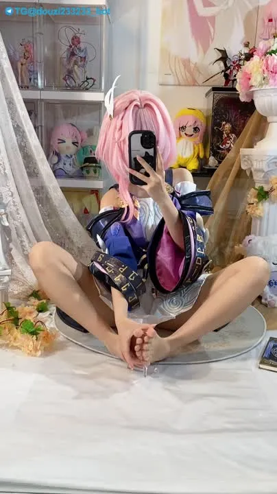 白栎Shirly cosplay album Shirly as Black Swan - Honkai: Star Rail Cosplay - Video 148