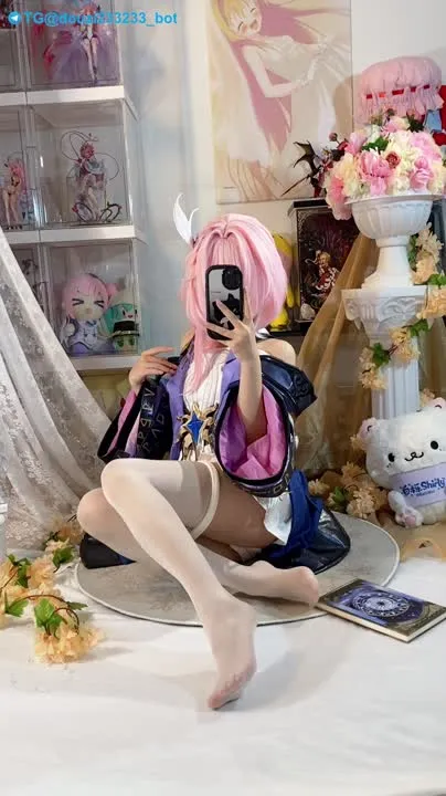 白栎Shirly cosplay album Shirly as Black Swan - Honkai: Star Rail Cosplay - Video 152