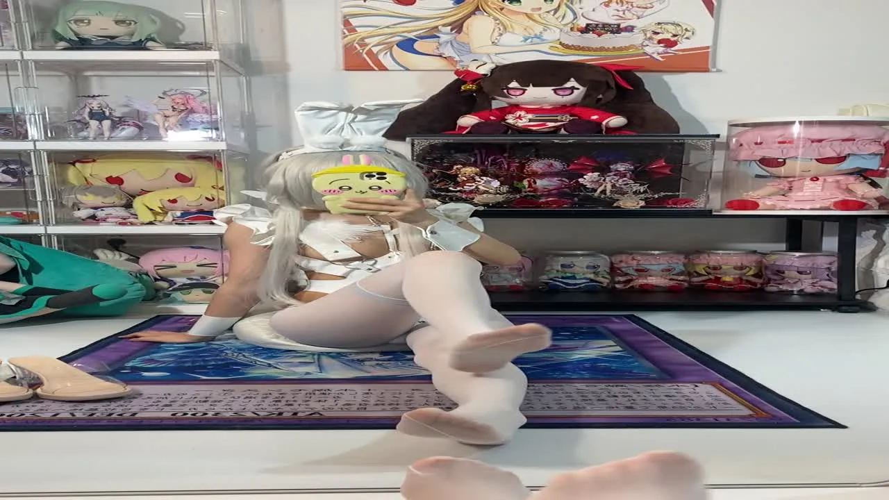 白栎Shirly cosplay album Shirly: Malisyosong Puting Bunny - Video 35