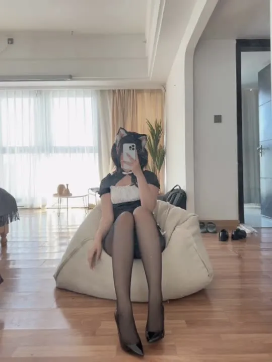 神楽坂真冬 cosplay album 카루자카 마후유: 매혹적인 캣메이드 - Video 76