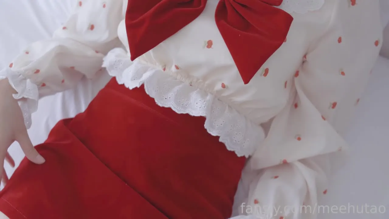 米胡桃 cosplay album MeeHuTao's Captivating Gravure Photobook - Video 48