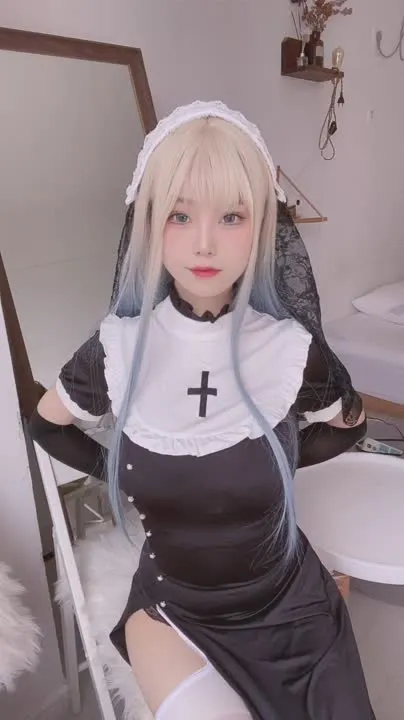 蜜汁猫裘 cosplay album Mizhi Maoqiu - Selfi Rahibah Menggoda - Video 36