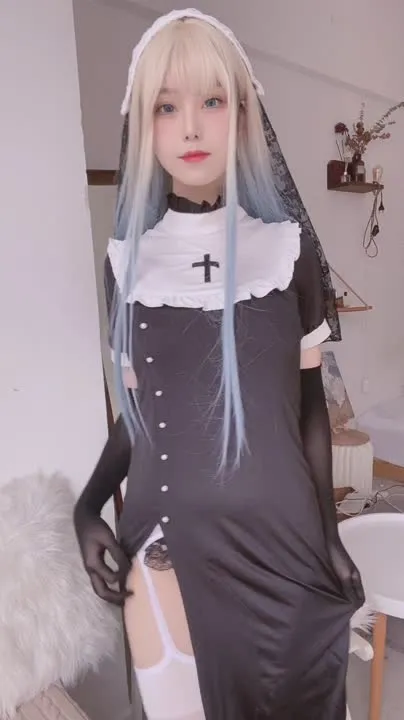 蜜汁猫裘 cosplay album Mizhi Maoqiu - Selfi Rahibah Menggoda - Video 37