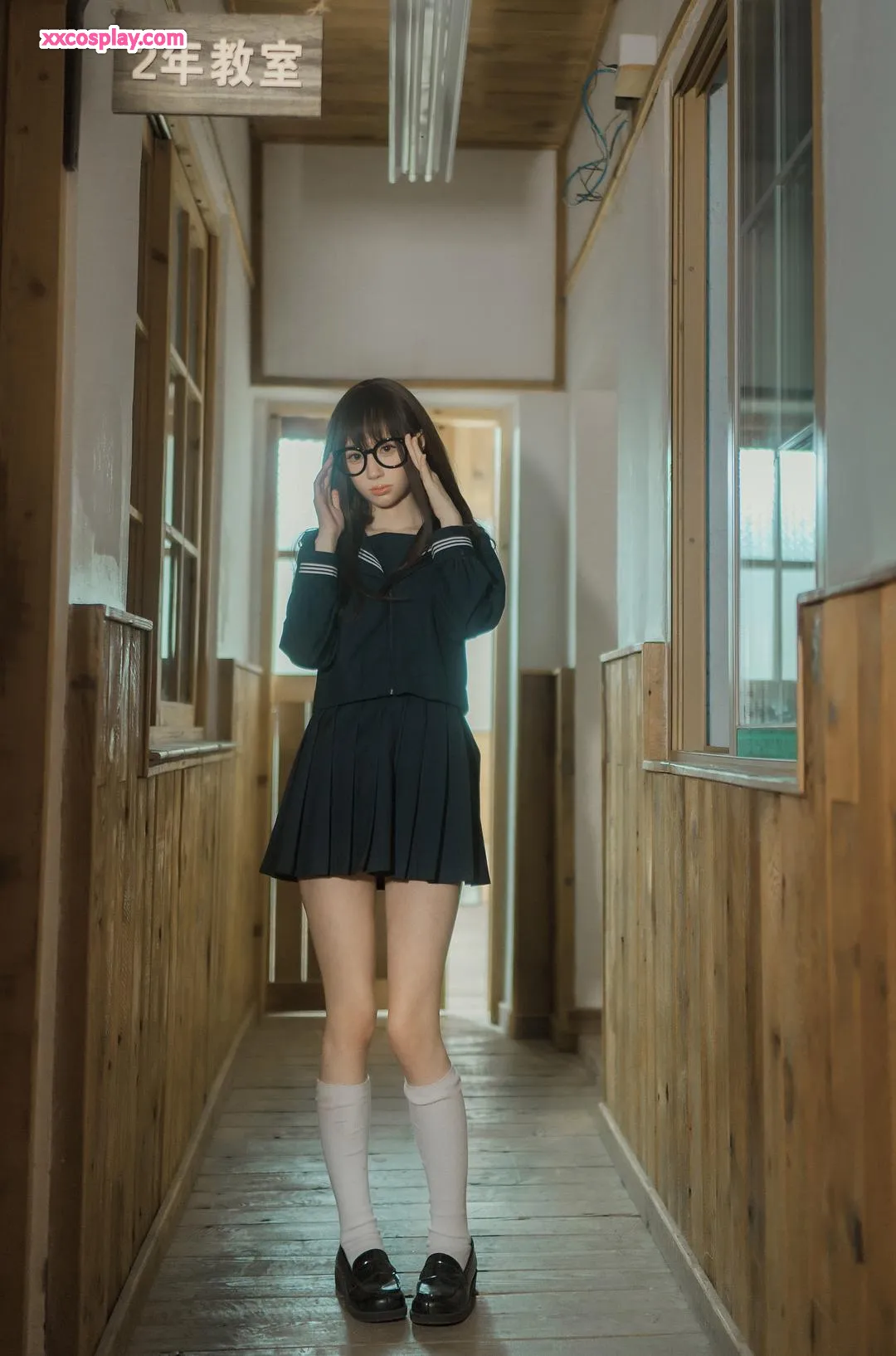 Le seifuku noir séduisant de Saionji Nanka