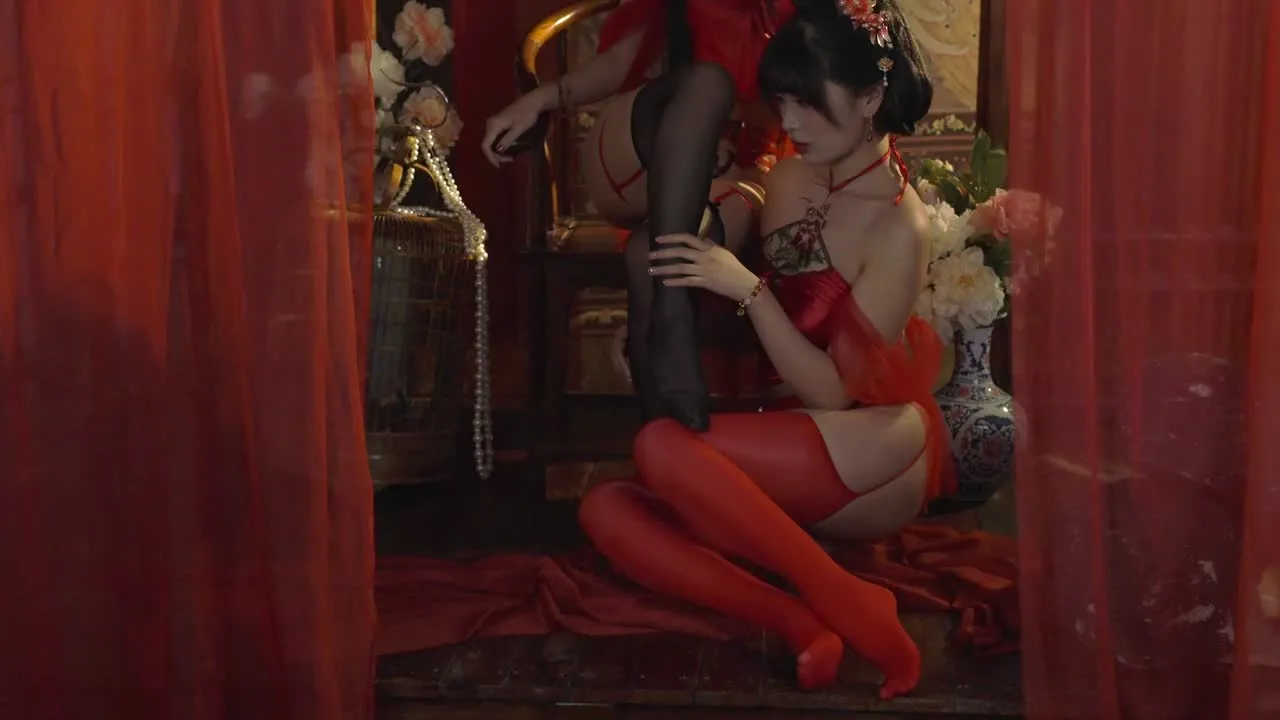 轩萧学姐 cosplay album Xuan Xiao Xuejie & Nai Taotao - Lingerie Dudou Séductrice - Video 24