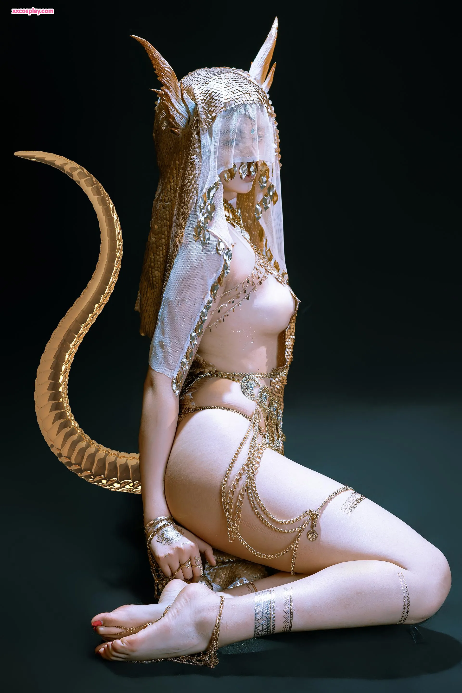 Xuanxiao Xuejie - Cosplay Fantasia Dragão Dourado