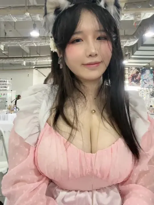 阿半今天很开心 cosplay album Aban Jintian Henkaixin - Da Pen Gu - Video 102