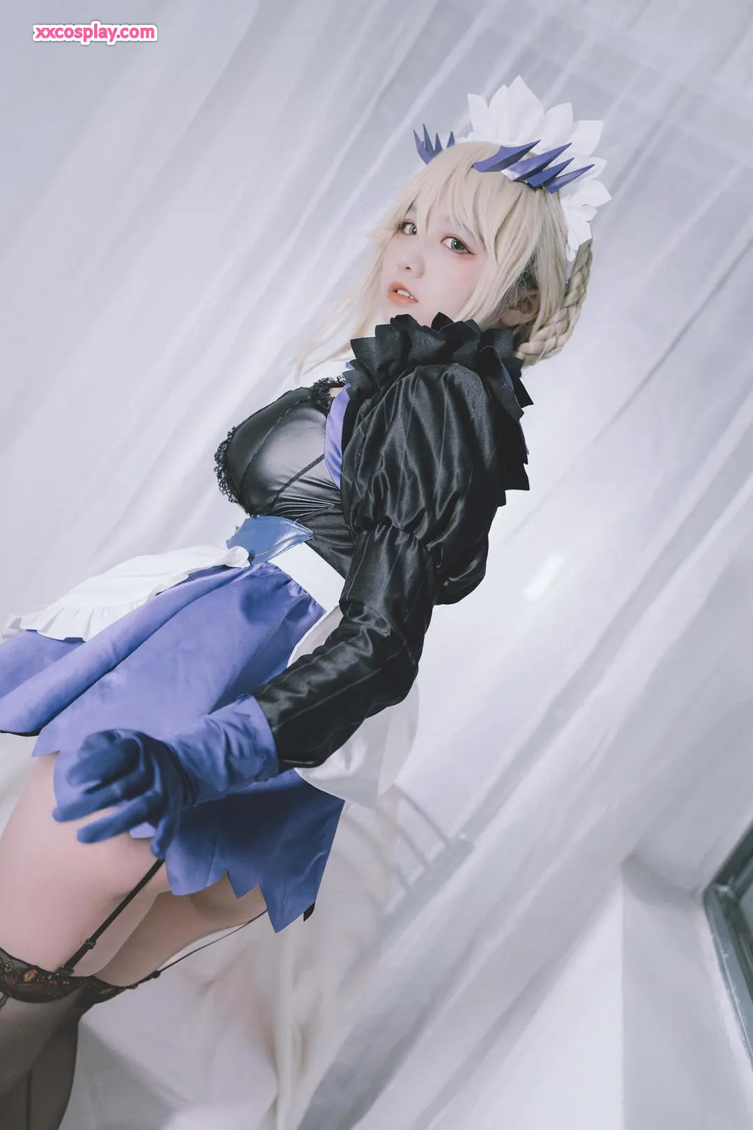 Aban Jintian Henkaixin: FGO Jeanne d'Arc Alter Maid Cosplay