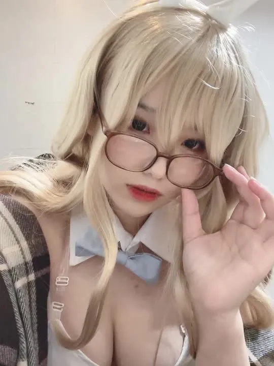 阿半今天很开心 cosplay album 阿半今天很开心 'V' - Gravure Ceria - Video 4