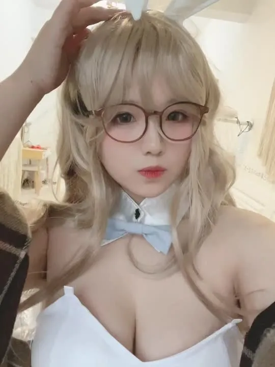 阿半今天很开心 cosplay album 阿半今天很开心 'V' - Gravure Ceria - Video 7
