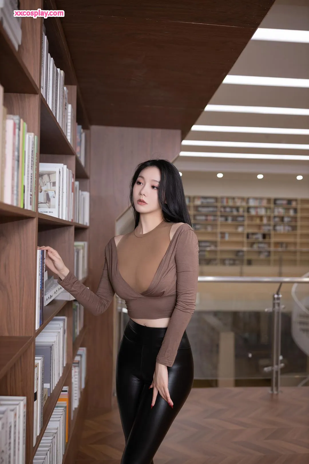 Lu Xuanxuan & An Ran: Kecantikan Halus Seperti Giok di Perpustakaan
