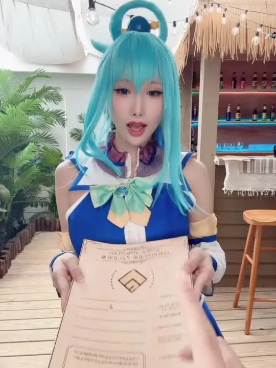 雨波_HaneAme cosplay album 雨波_HaneAme 化身 Konosuba 阿克娅 - Video 34