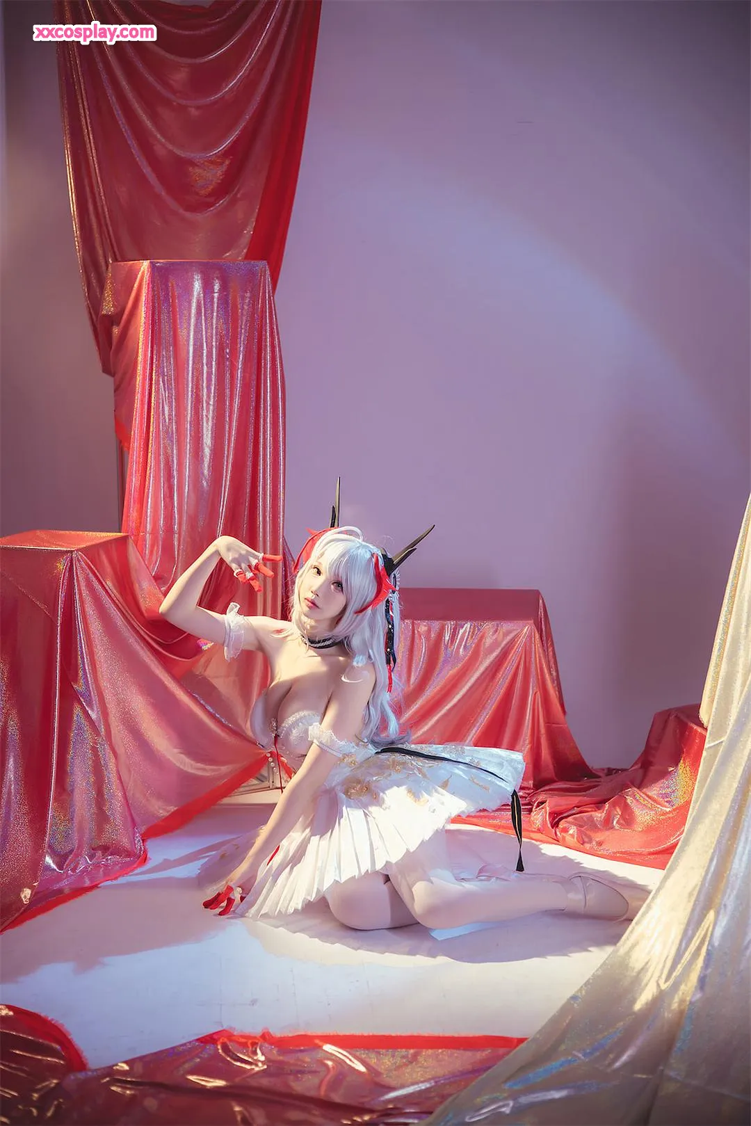 Xueqing Astra: Arknights W Ballet Cosplay