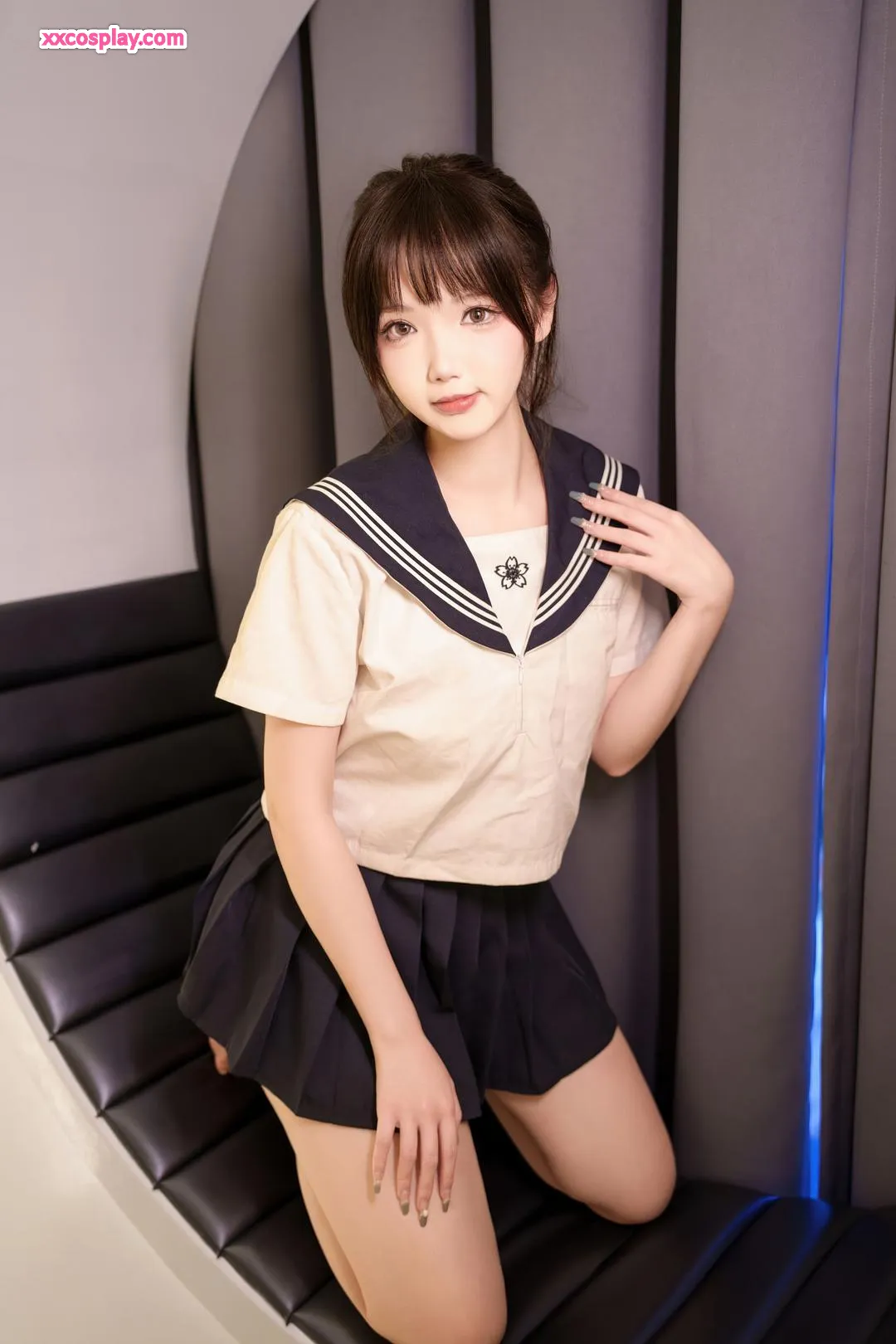 Xue Qing Astra: Leotard na Gymnastics na Milky Silk Transparent at Slippery