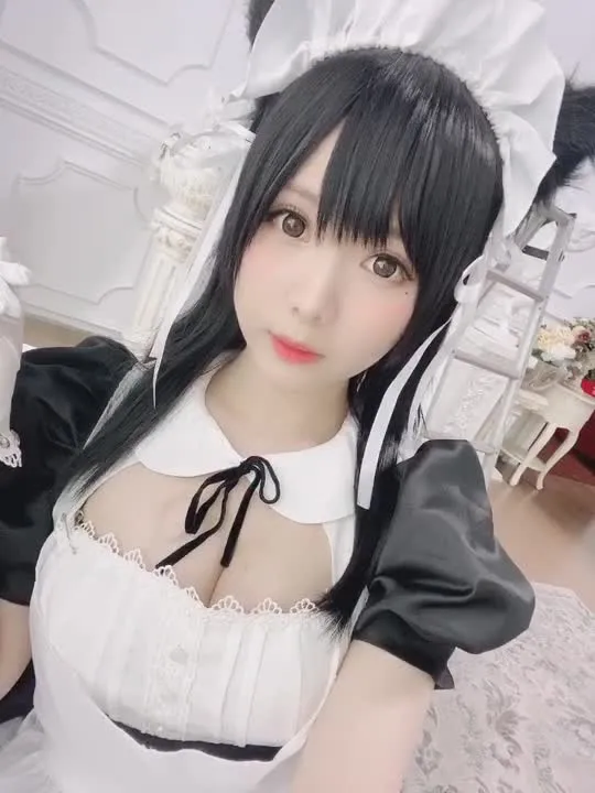 霜月shimo cosplay album 霜月shimo：爱宕女仆 - Video 17