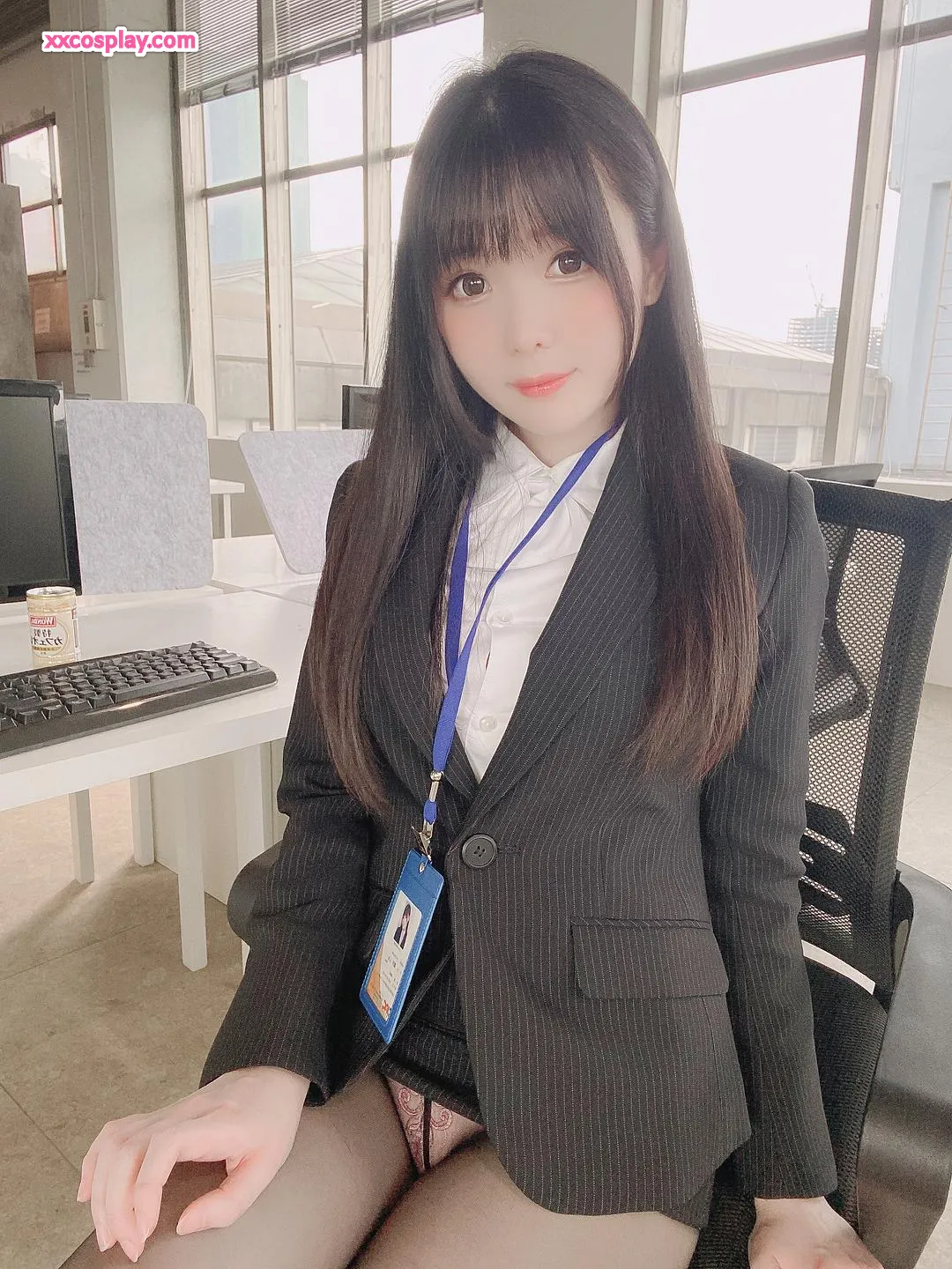 Shimotsuki Shimo : Office Lady Séductrice