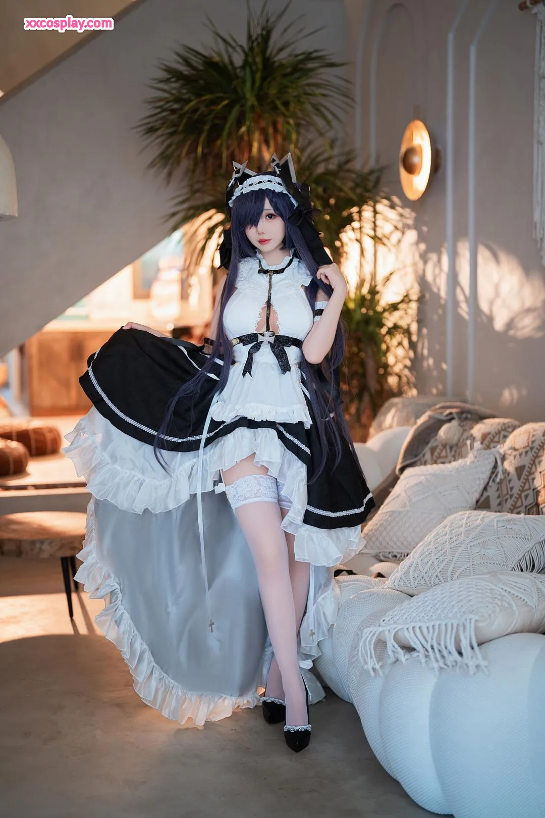 面饼仙儿：碧蓝航线 奥古斯特女仆Cosplay