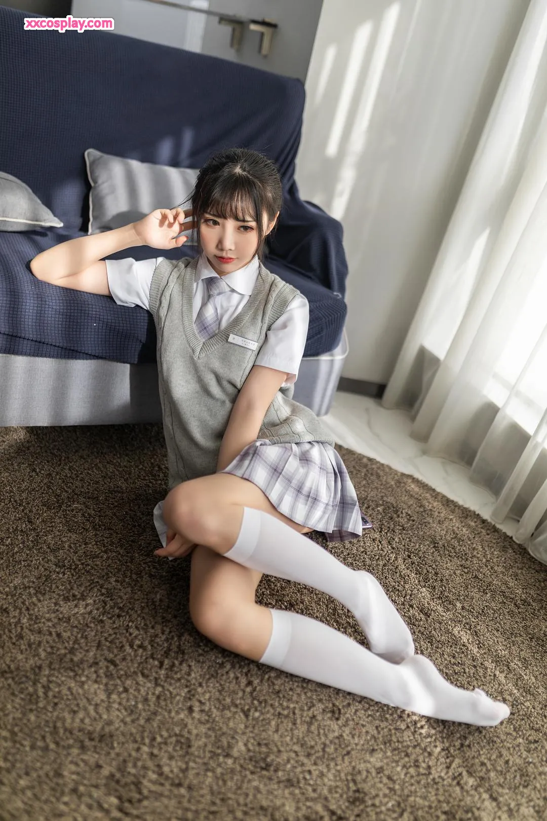 Mianbingsxian'er - Fille en Uniform Scolaire