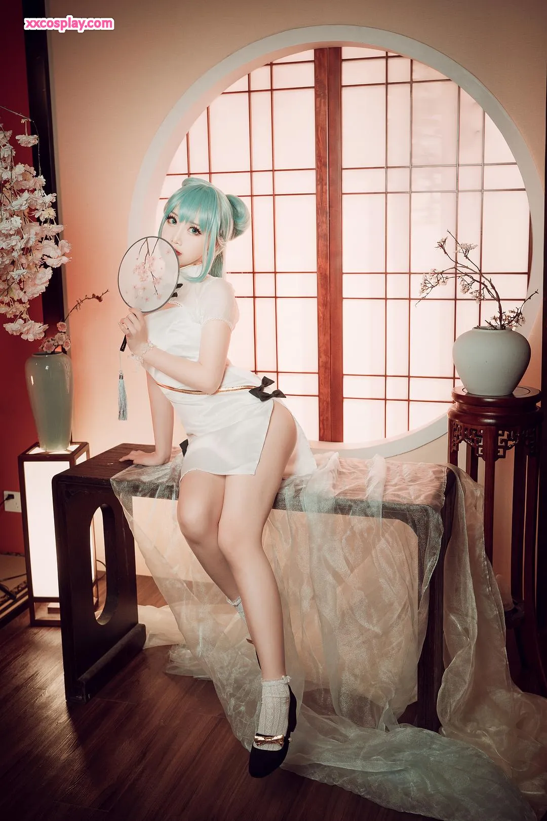 Mianbingxian'er als Hatsune Miku im eleganten Qipao