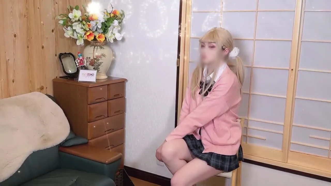 Ji Jiaolian NO.033 : Blonde JK Gal