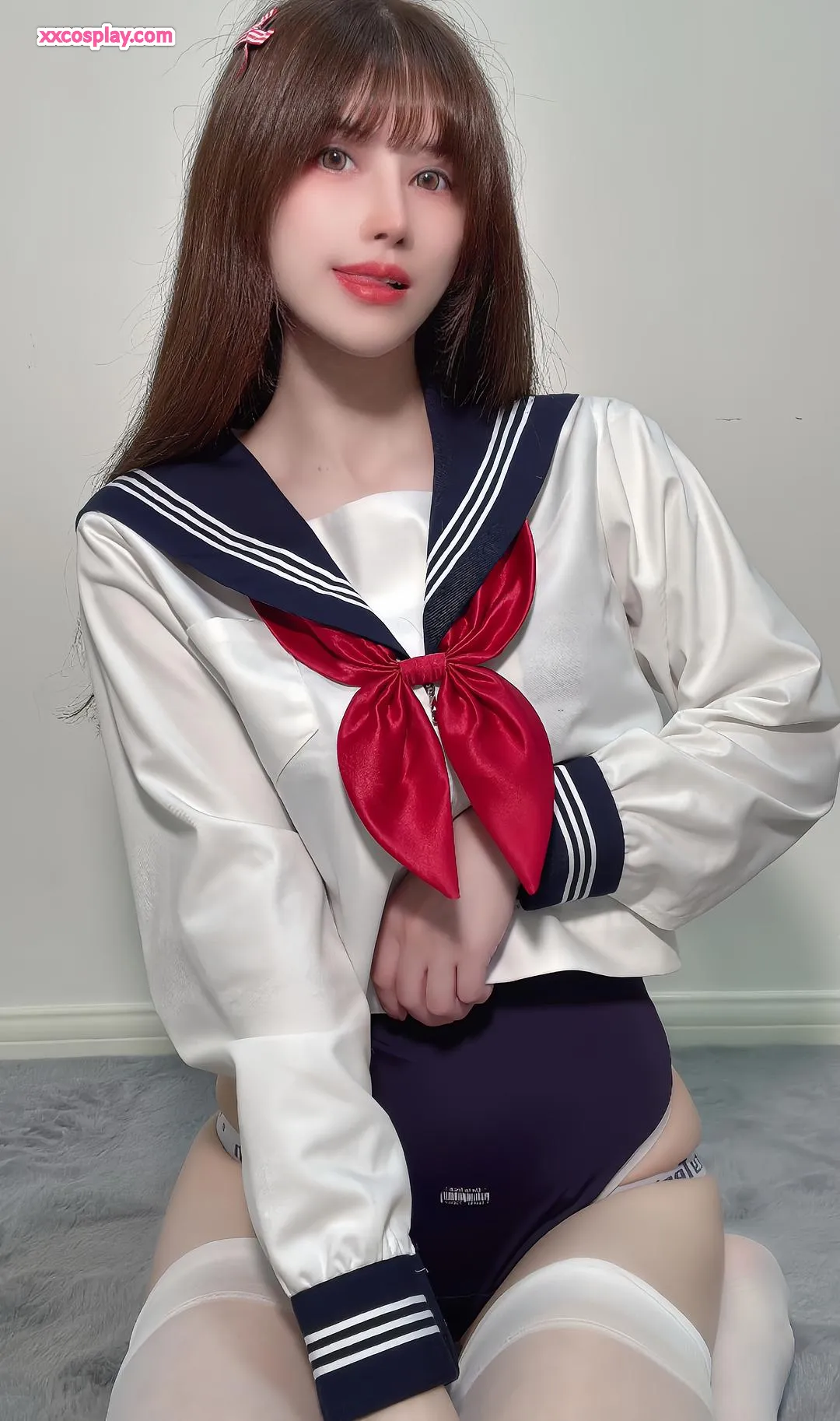鹿八歳：白ストッキングセーラー服