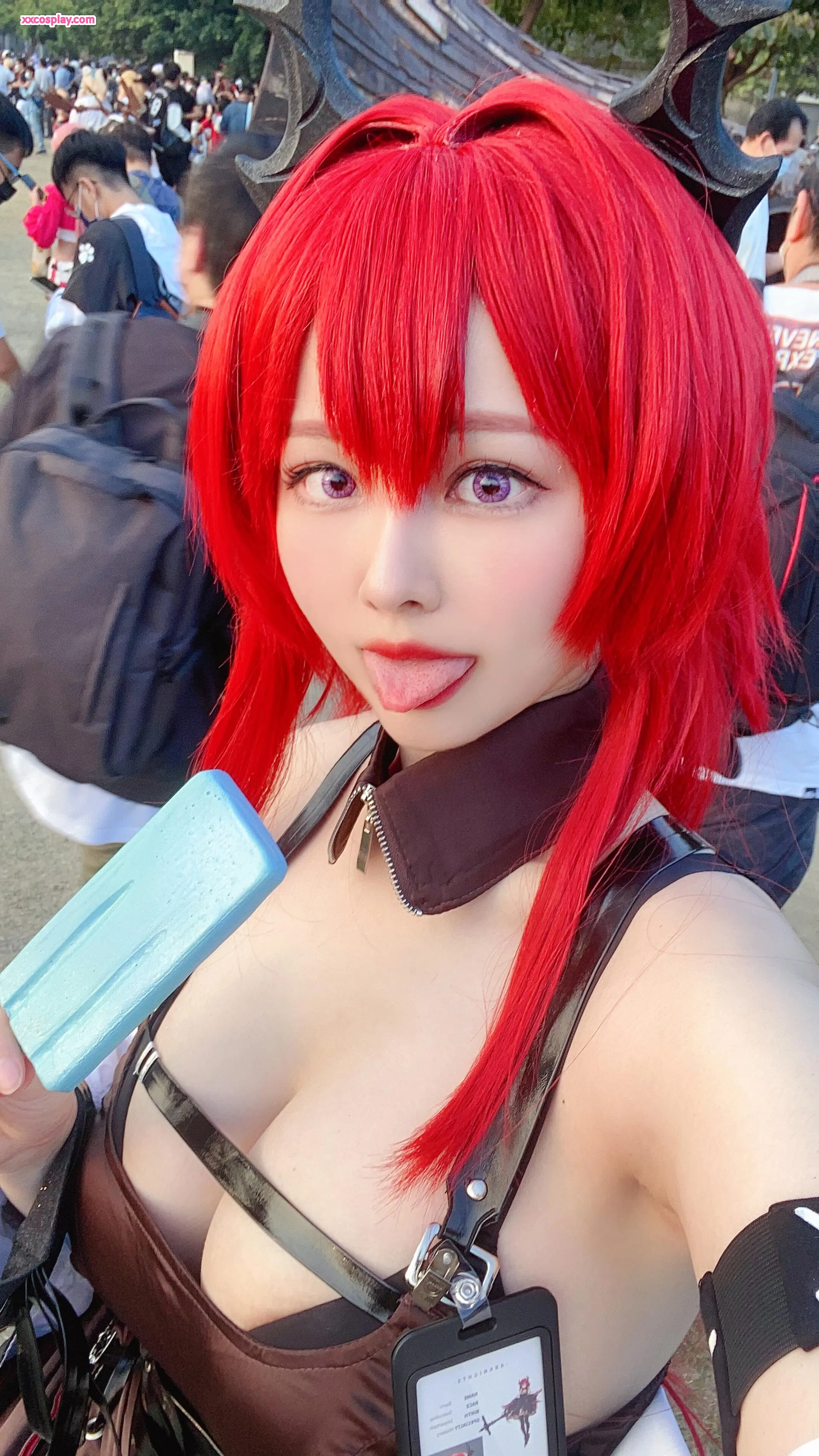 Cosplay Démon Rouge Enflammé d'Arty Yati