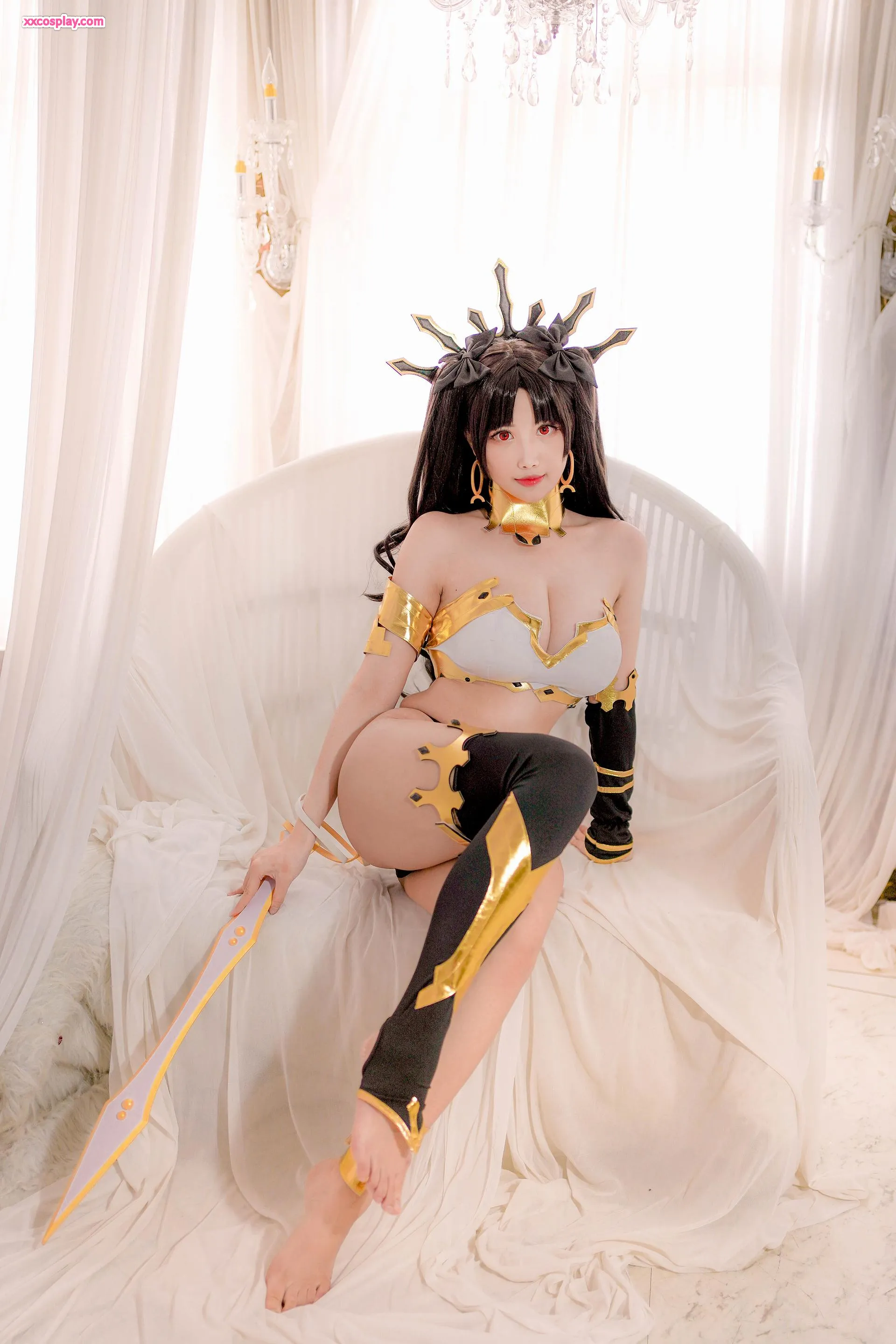 Arty Yati en Ishtar : Cosplay de Déesse Divine