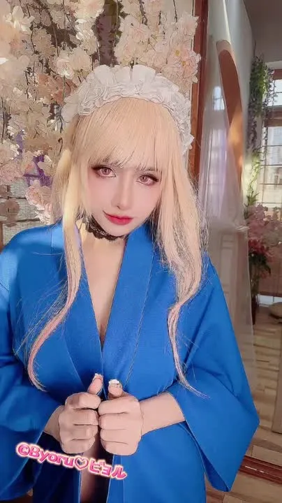 Byoru cosplay album Byoru: 마린 키타가와의 매혹적인 레드 레이스 란제리 - Video 44